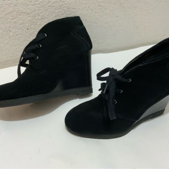 Tesori Black Wedge Marissa Bootie Suede Non Slip Rubber Sole Lace Up Boot Sz 8.5 - Picture 3 of 10